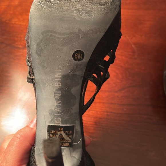 Beautiful Giani Bernini black platform stilettos - Picture 3 of 4